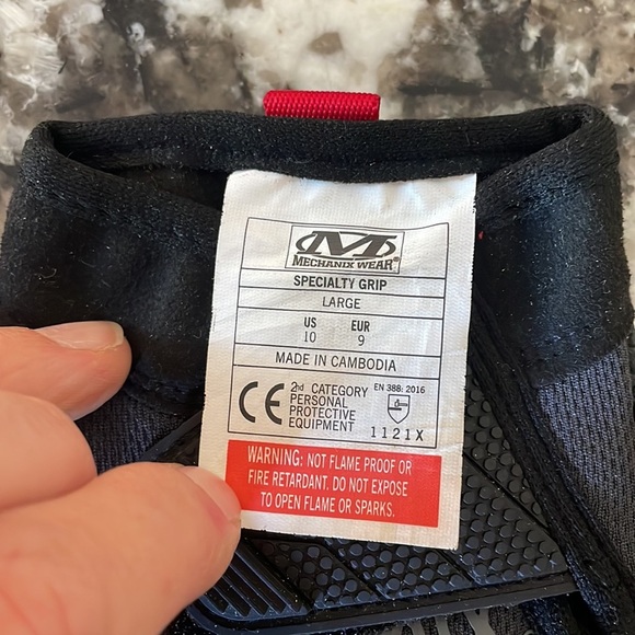 Black Mechanix Wear Work Gloves - Picture 2 of 3